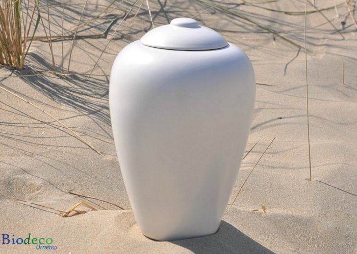 Zee-urn Classic Parel ,biologisch afbreekbare urn in het duinzand